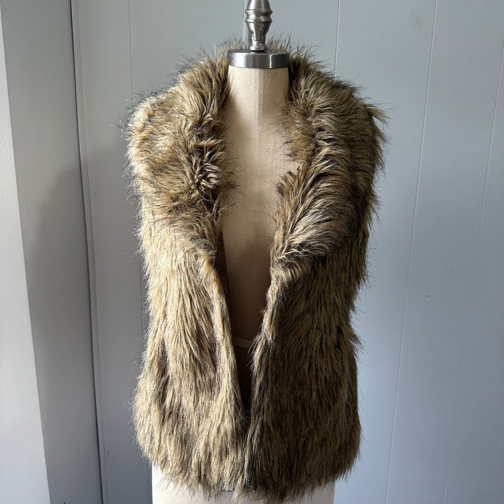 Wet Seal faux fur brown Vest Size M